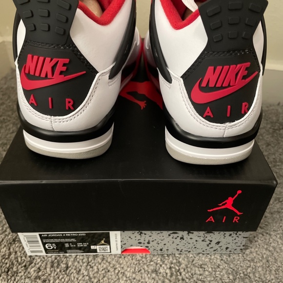 Jordan 4 fire red main image 7